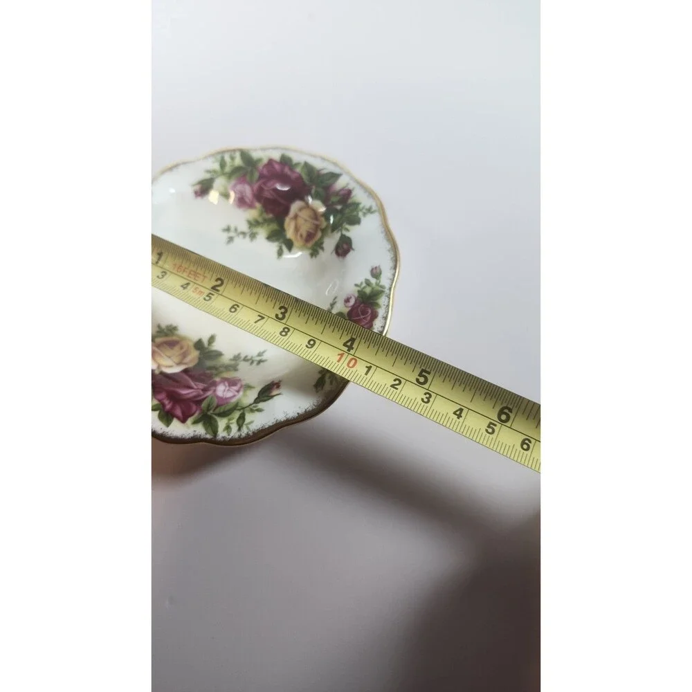 Royal Albert Old Country Roses Shell Tray 4.75x4.25